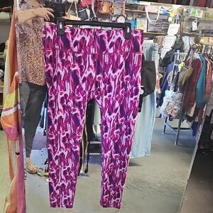 Reflex Magenta & White Abstract Print High-Rise Leggings
